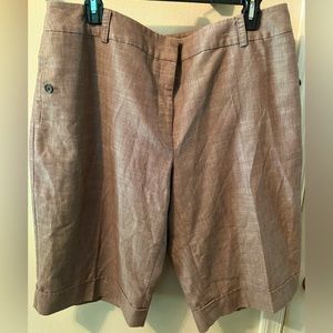 14W AGB light brown capri pants. Cuffed hem, excellent condition. Dressy type.